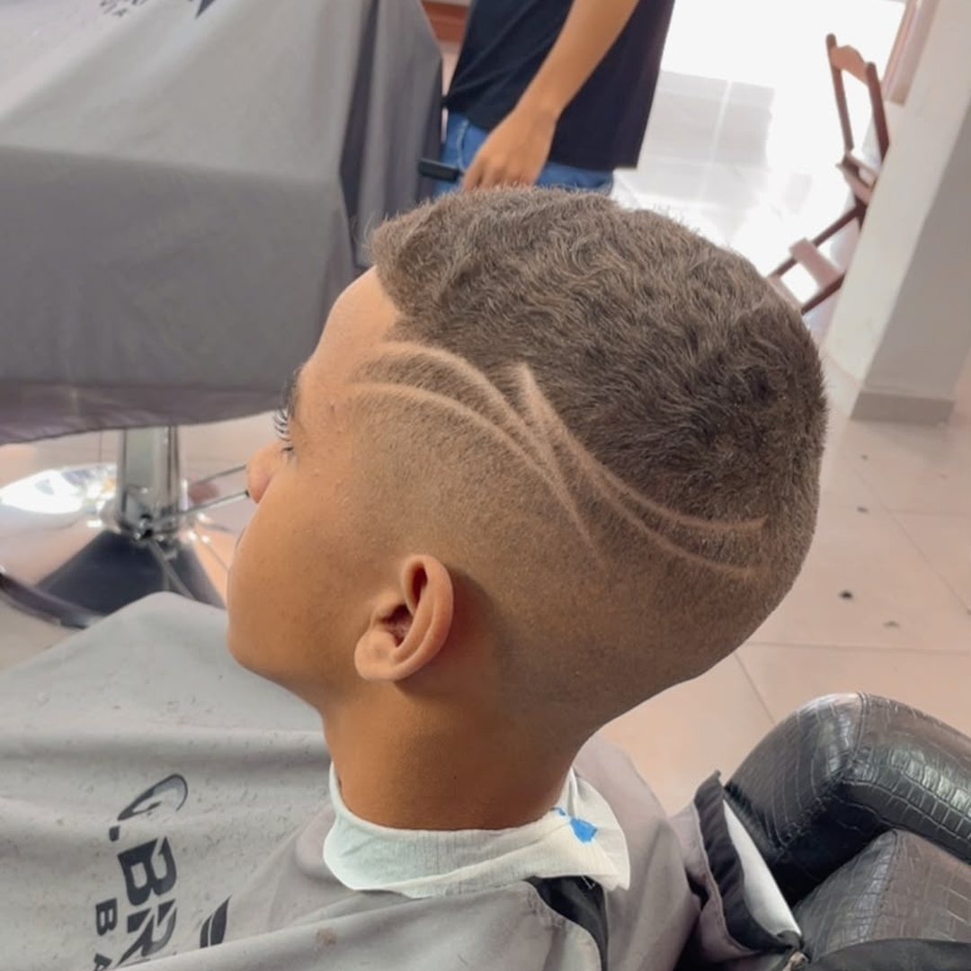 Freestyle — risco na navalha — G. Brooklyn Barbearia